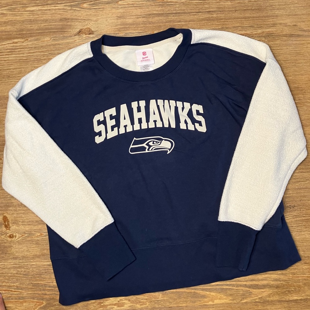 NFL Teens Apparel. Seattle Seahawks. White & Blue Sweater. XL.
